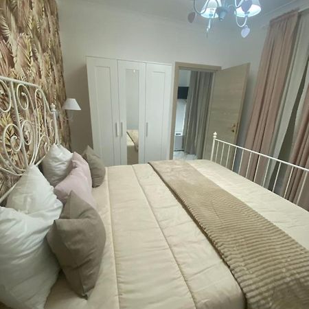 B&B Carme Napoli Bagian luar foto
