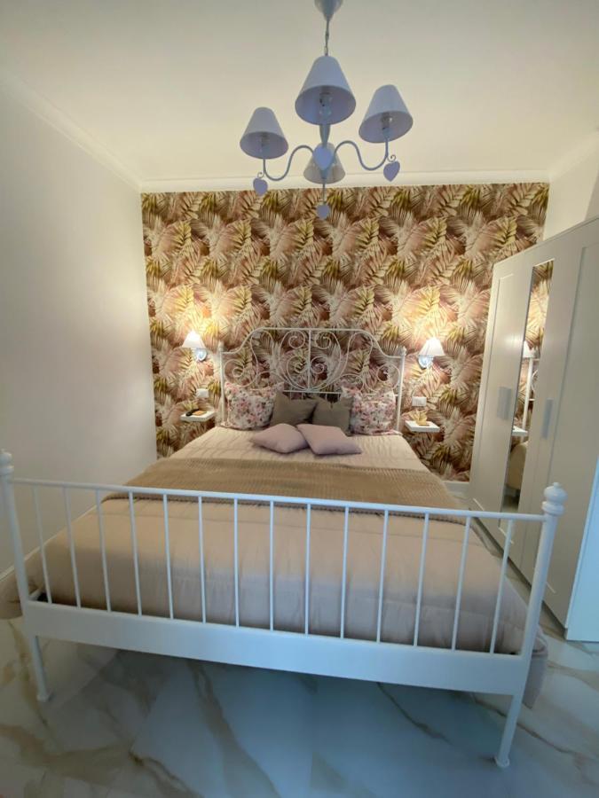 B&B Carme Napoli Bagian luar foto