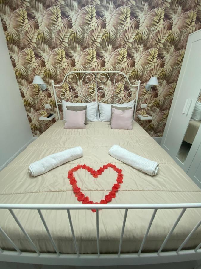 B&B Carme Napoli Bagian luar foto