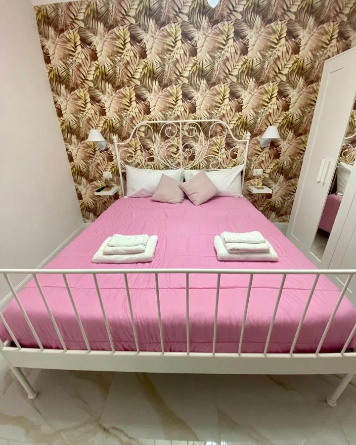 B&B Carme Napoli Bagian luar foto
