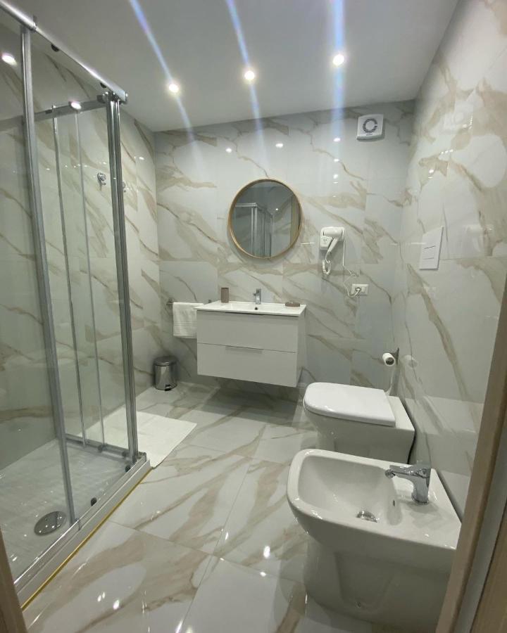 B&B Carme Napoli Bagian luar foto