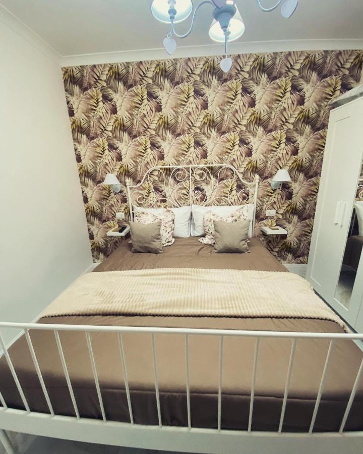 B&B Carme Napoli Bagian luar foto