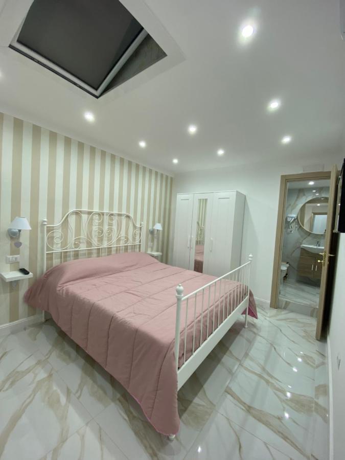 B&B Carme Napoli Bagian luar foto